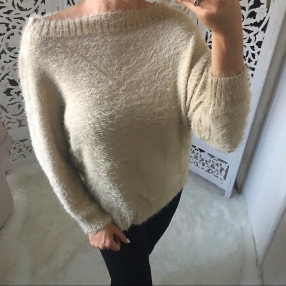 LAST 1️⃣ Faux Fur Soft Off Shoulder Tunic - Picture 6 of 8